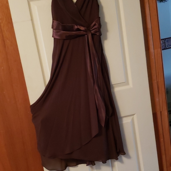 Dress - Picture 2 of 4